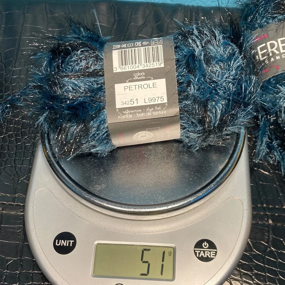 10 NWT Bergere de France Soft Faux Fur Yarn Color Petrole ALL‎ Lot L9975